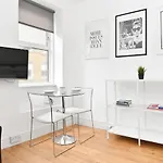 Covent Garden & Soho, Cosy & Cool, Spacious Apartment